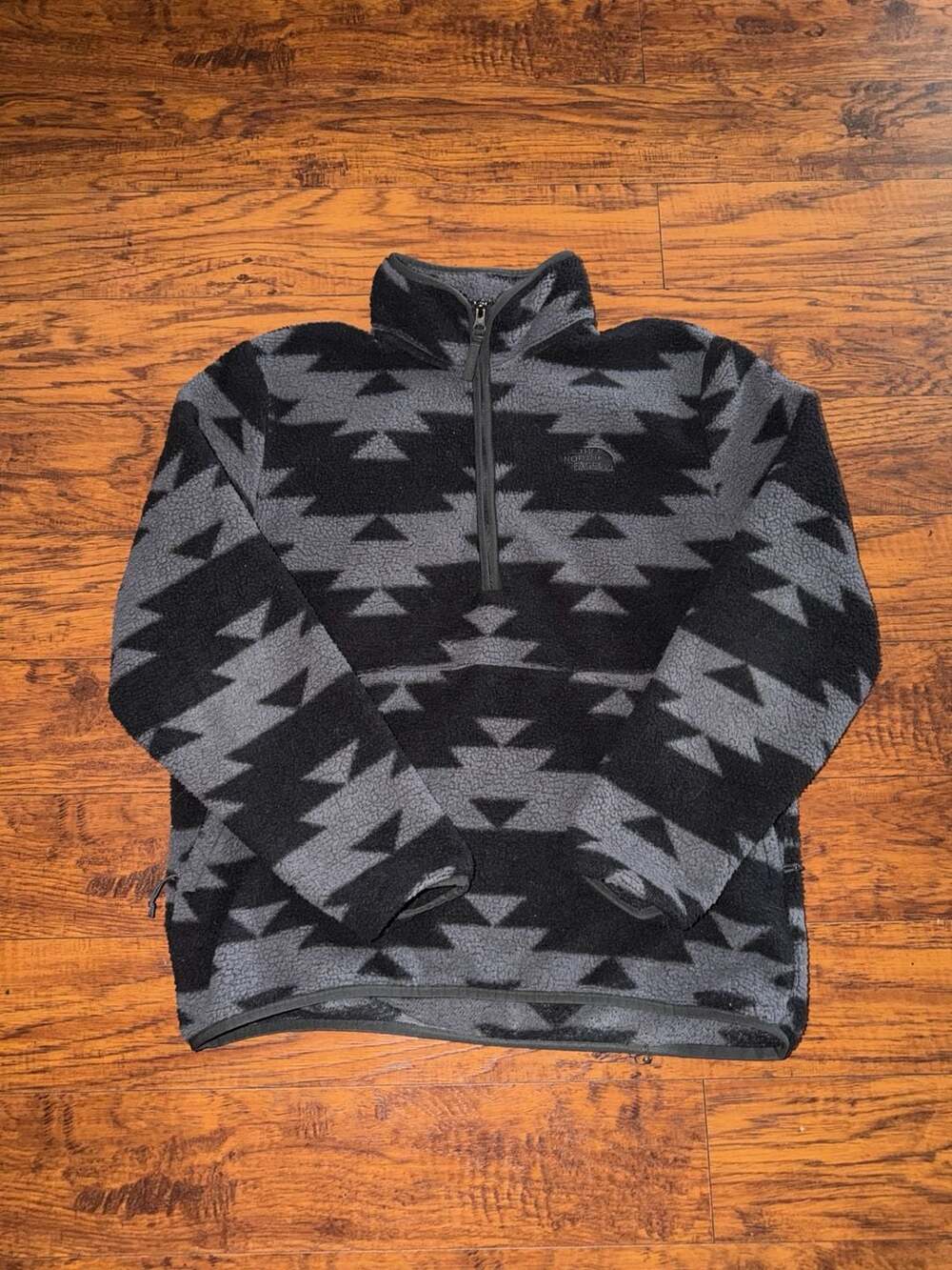The North Face Aztek Fleece Pullover Size large Black Gray